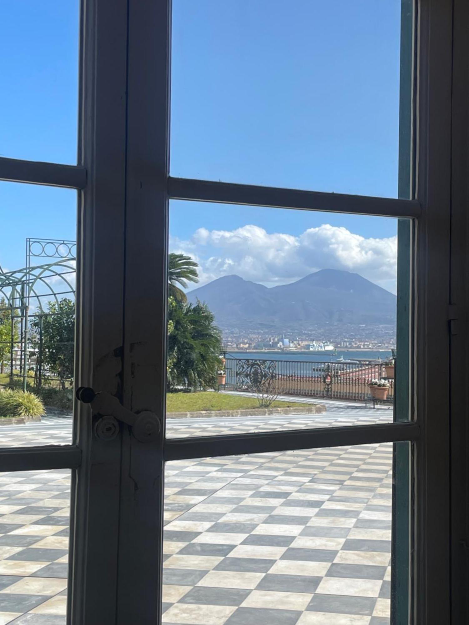 Casetta Piazza Plebiscito Napoli Bagian luar foto