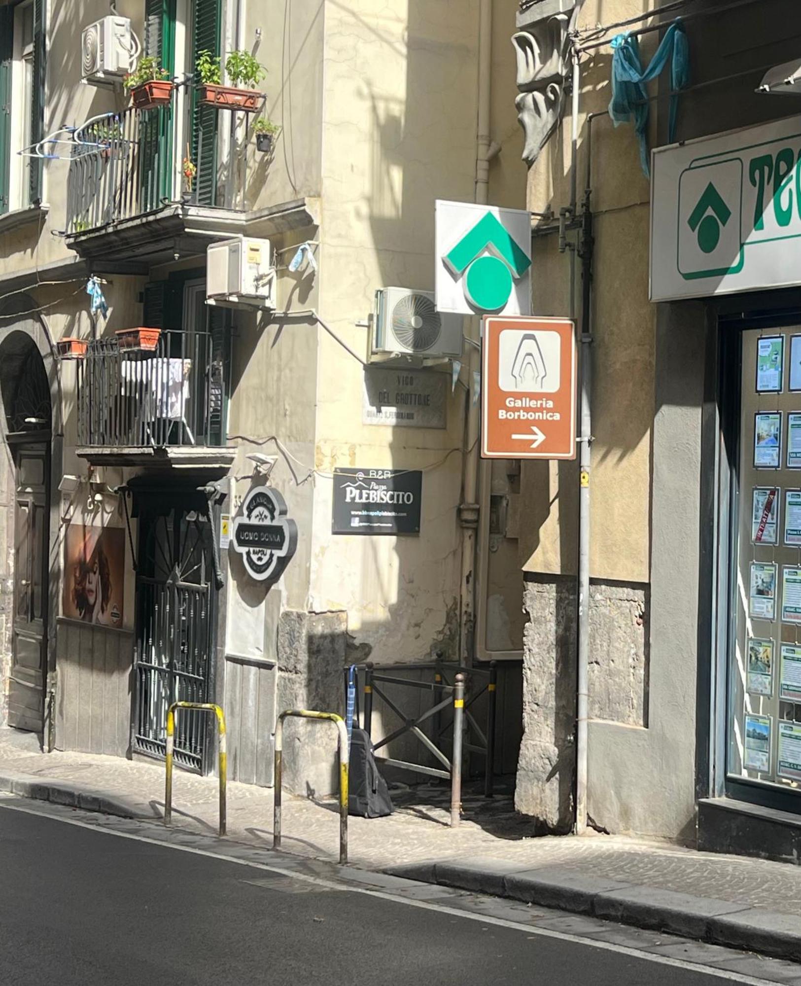 Casetta Piazza Plebiscito Napoli Bagian luar foto