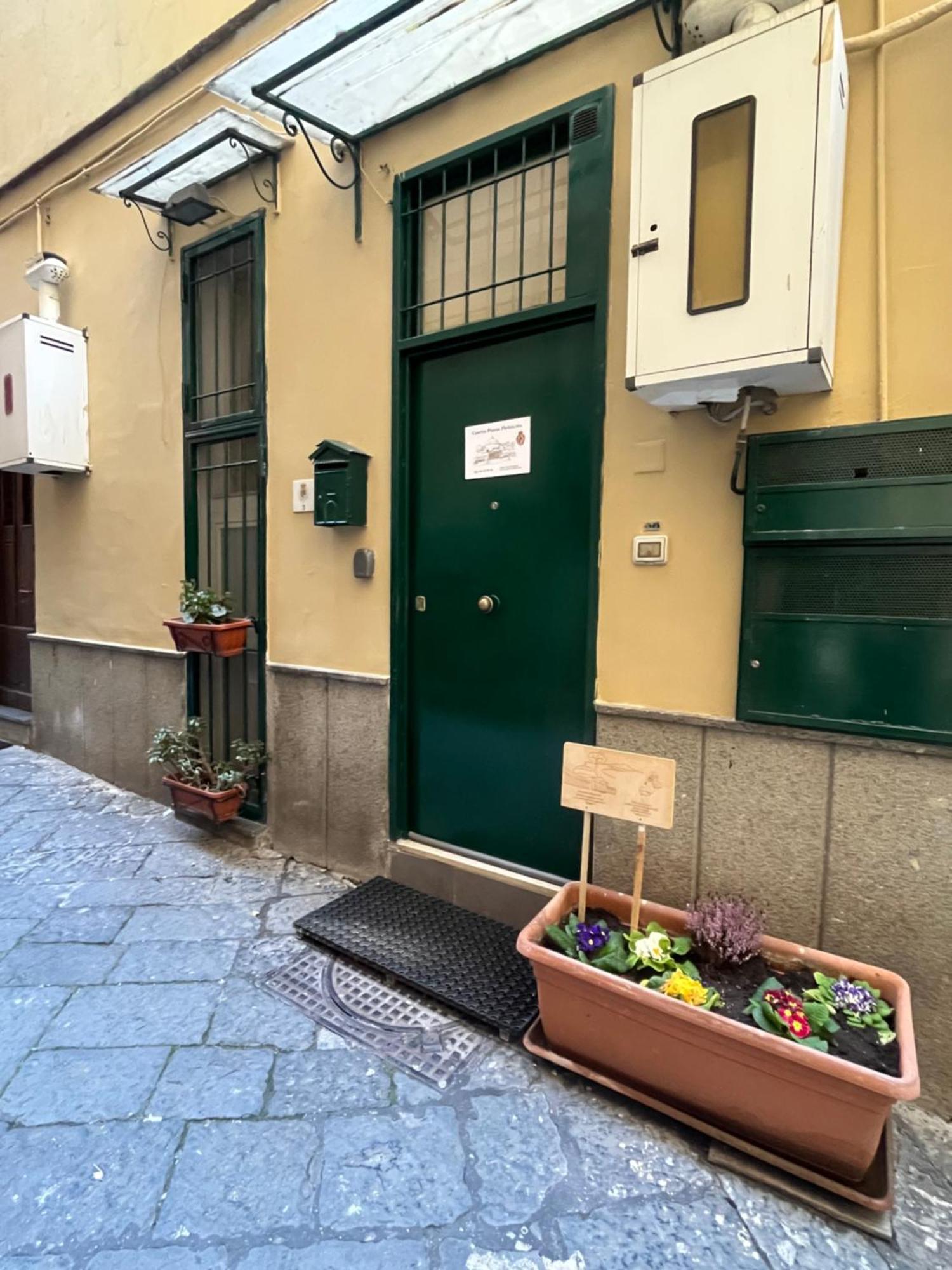 Casetta Piazza Plebiscito Napoli Bagian luar foto